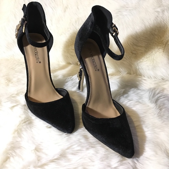 Rhinestone black velvet pumps size 6 - Picture 2 of 5